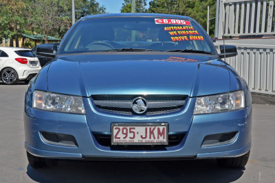 2005 Holden Commodore VZ Executive Sedan Image 2