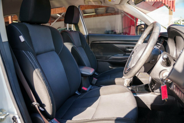 2018 MY19 Mitsubishi Outlander ZL ES Wagon Image 18