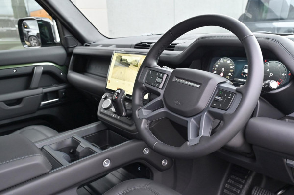 2026 Land Rover Defender L663 110 D350 X-Dynamic HSE SUV image 6