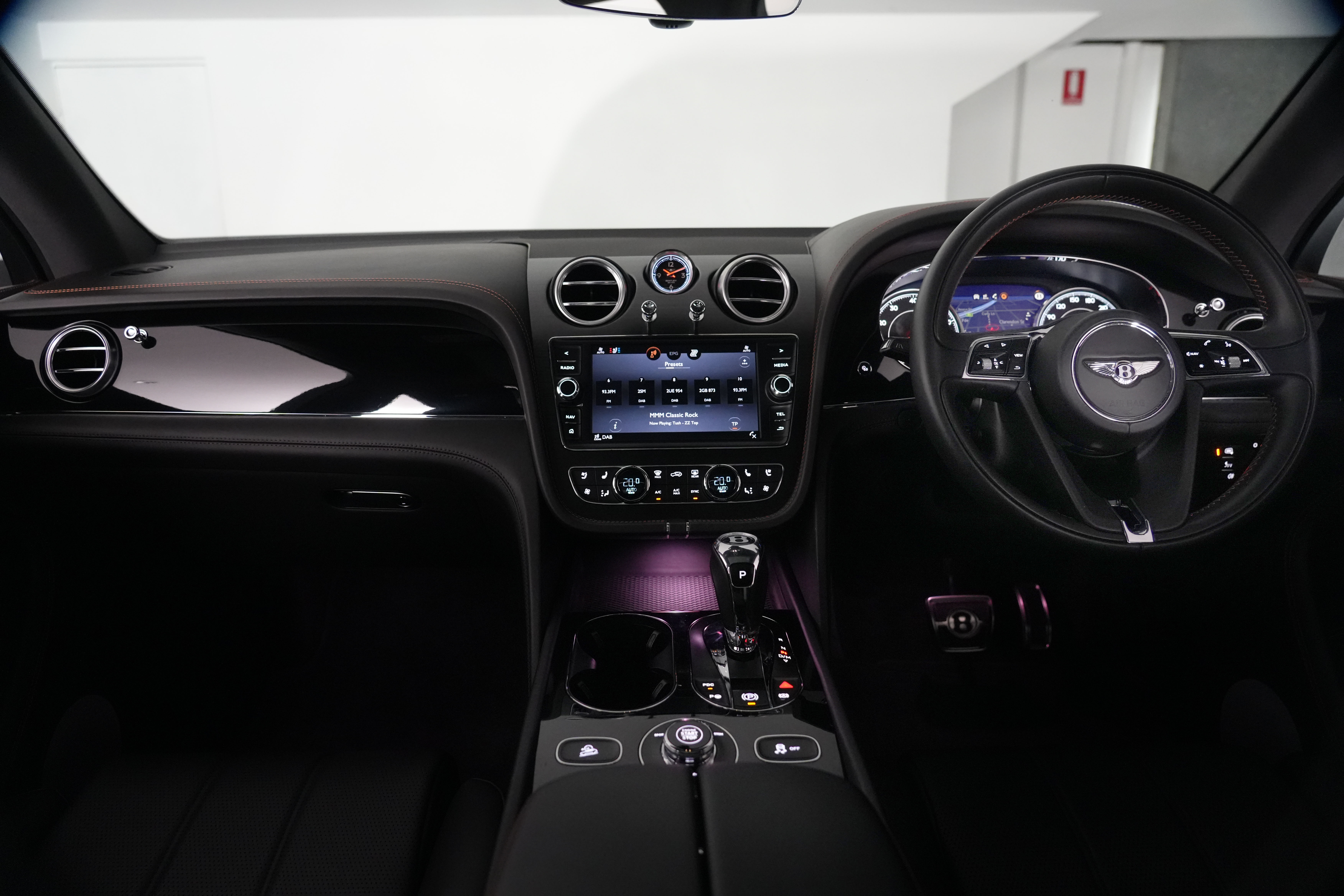 2020 Bentley Bentayga V8 SUV Image 32