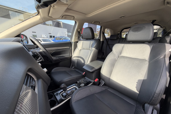 2019 MY20 Mitsubishi Outlander ZL Exceed SUV Image 14