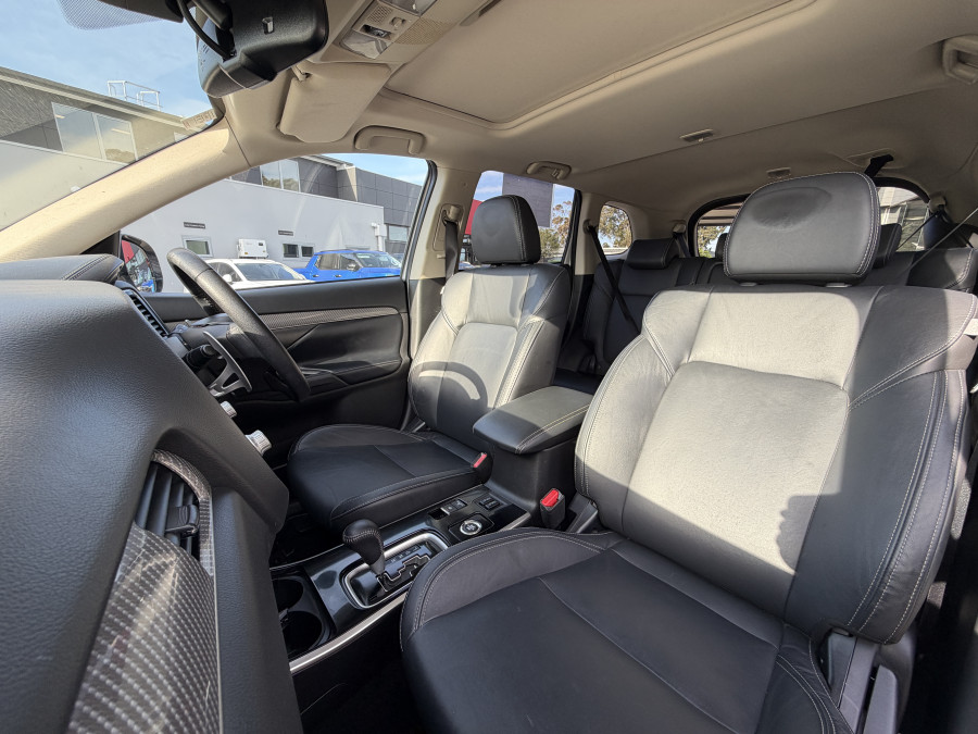 2019 MY20 Mitsubishi Outlander ZL Exceed SUV Image 14