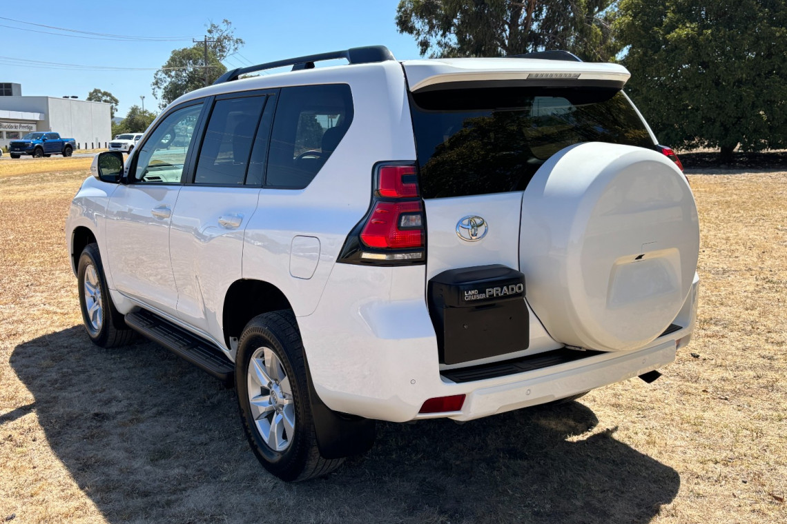 2022 Toyota LandCruiser Prado GDJ150R GXL SUV Image 6