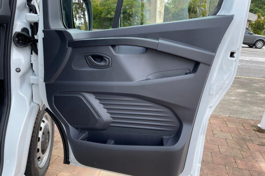 2024 Renault Trafic X82 Pro Van Image 14