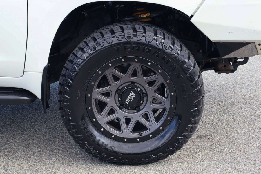 2016 Toyota LandCruiser VDJ200R VX SUV Image 8