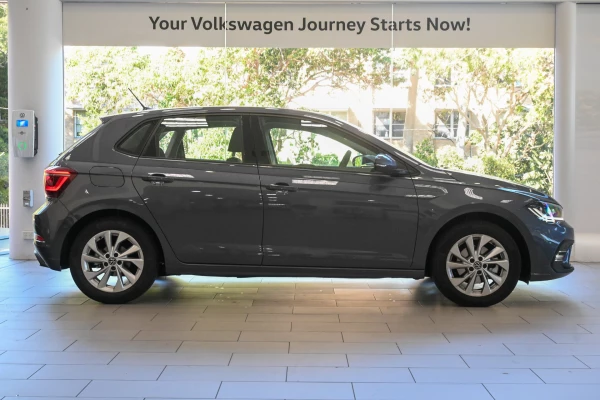 2025 Volkswagen Polo Hatch Image 3