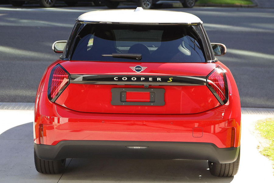 2026 MINI Cooper J01 SE Favoured Hatch