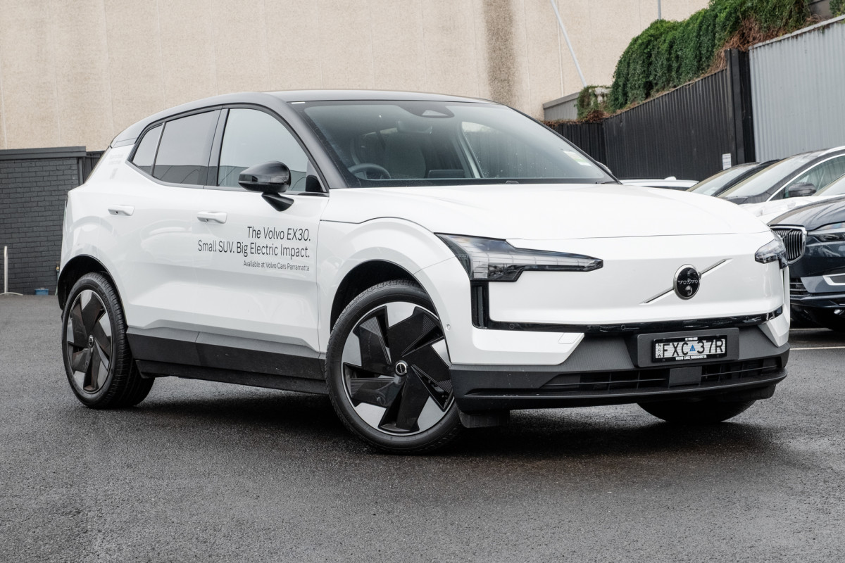 2026 MY25 Volvo EX30  Single Motor Extended Range Ultra SUV