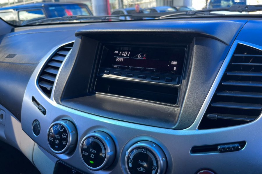 2013 Mitsubishi Triton MN GLX-R Ute Image 11