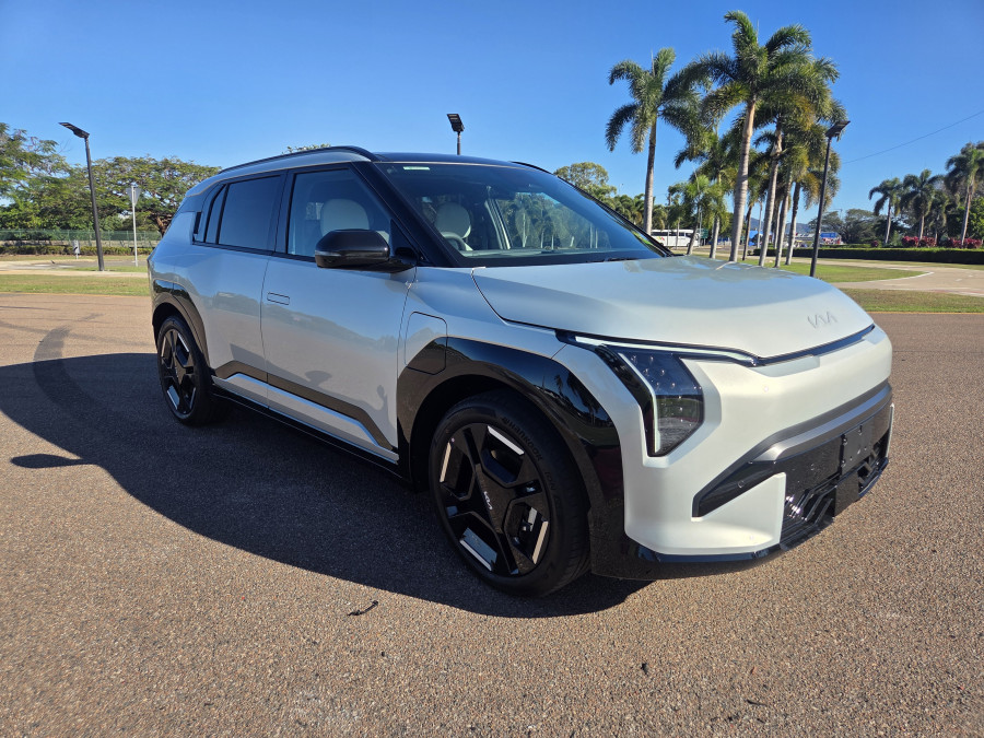 2026 Kia EV3 SV GT-Line SUV Image 1