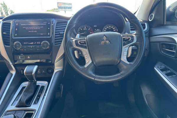 2017 Mitsubishi Pajero Sport QE Exceed SUV Image 11