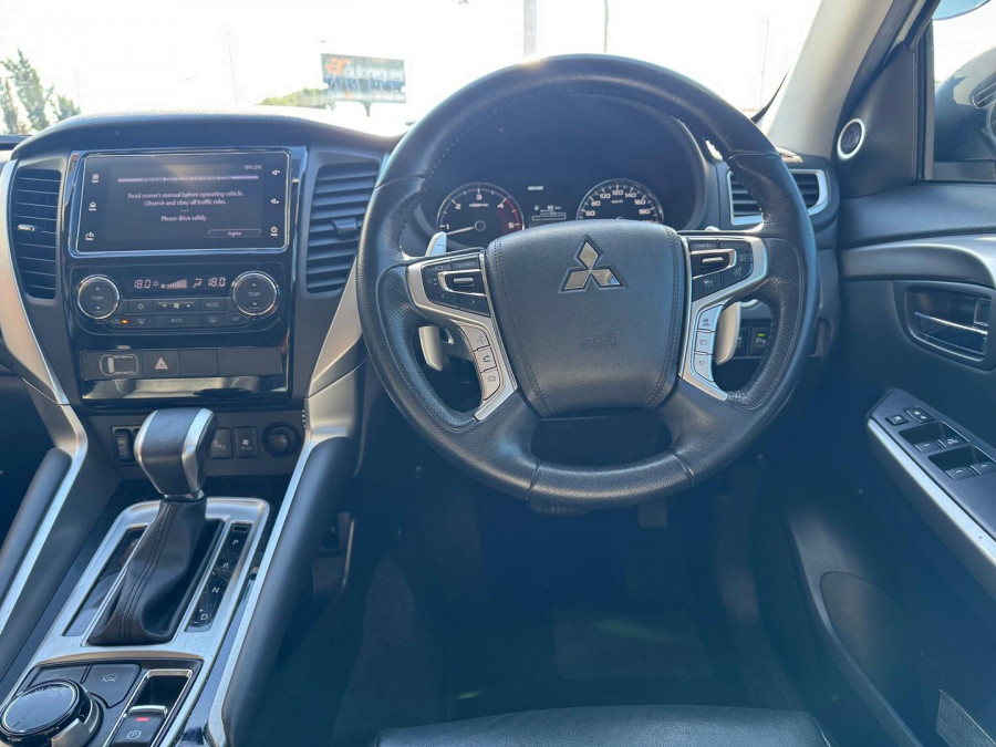 2017 Mitsubishi Pajero Sport QE Exceed SUV Image 11