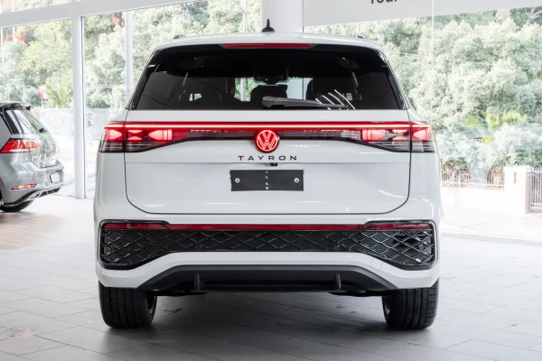 2025 Volkswagen Tayron R4 195TSI R-Line SUV Image 5