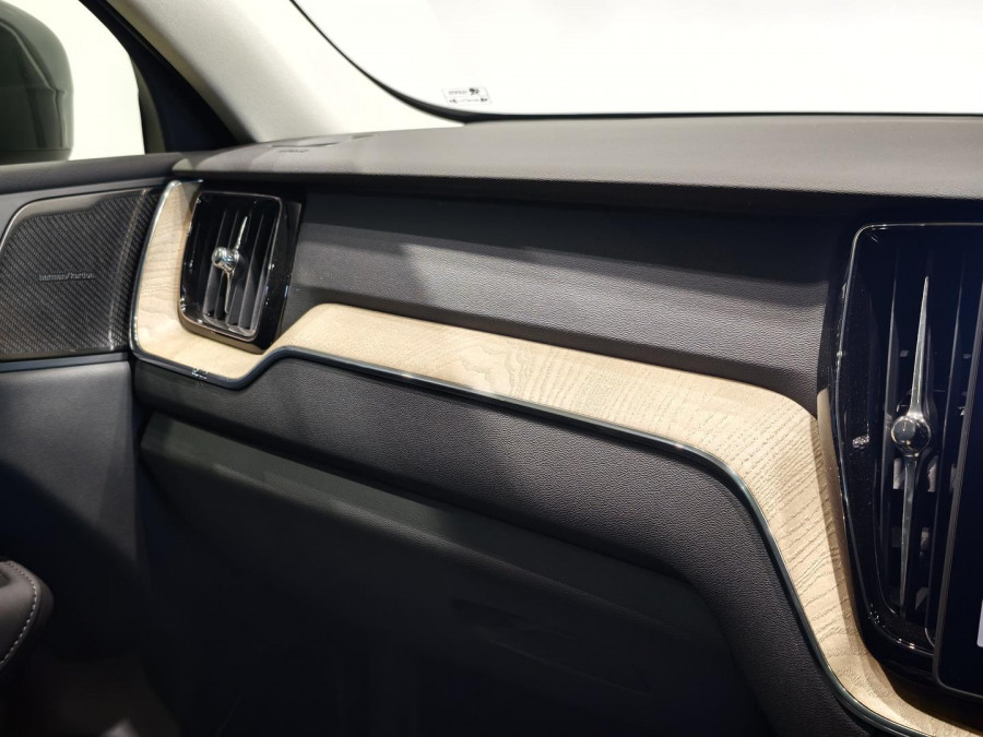 2025 MY26 Volvo XC60 UZ Plus B5 Bright SUV Image 16