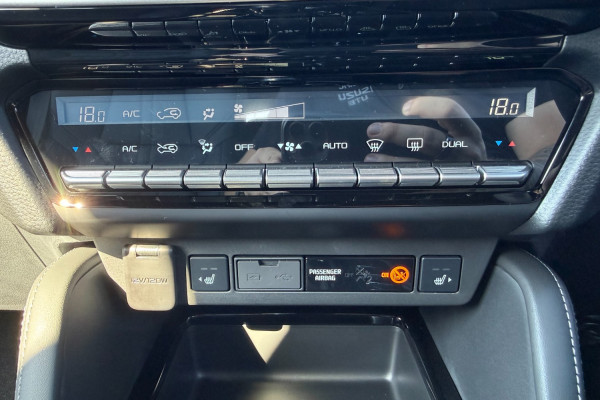 2025 MY25.5 Isuzu MU-X RJ LS-T SUV Image 21