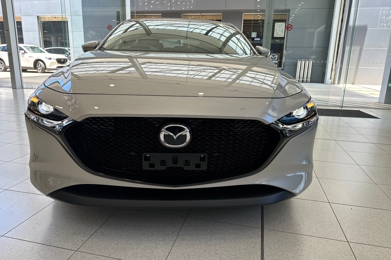2024 Mazda 3 BP Series G20 Evolve Hatch Image 2