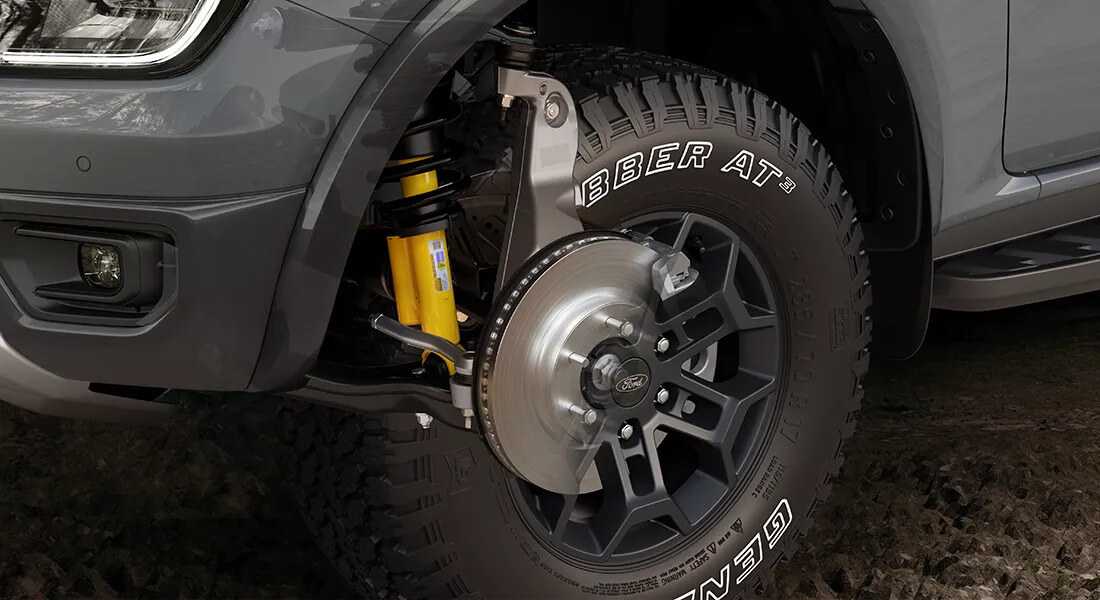 Rugged suspension with a lift Image