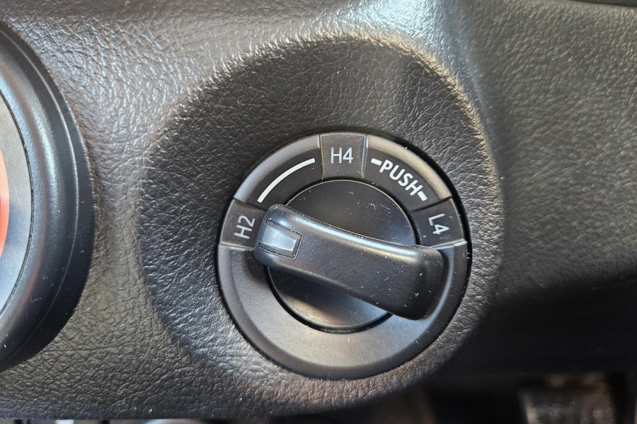 2022 Toyota HiLux GUN126R SR Double-Cab Pick-Up Image 24