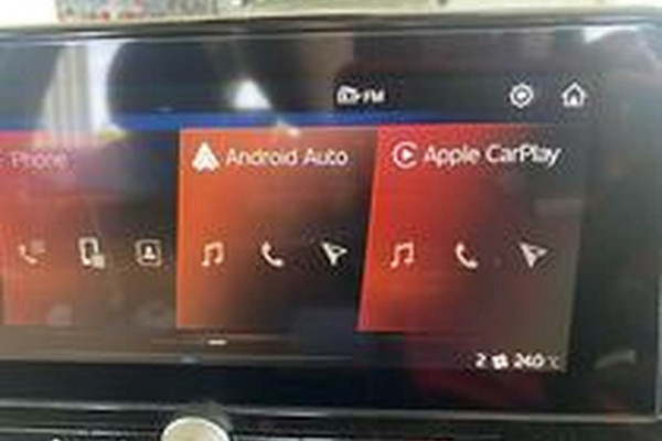 2025 Mahindra XUV3X0  AX5L SUV Image 13