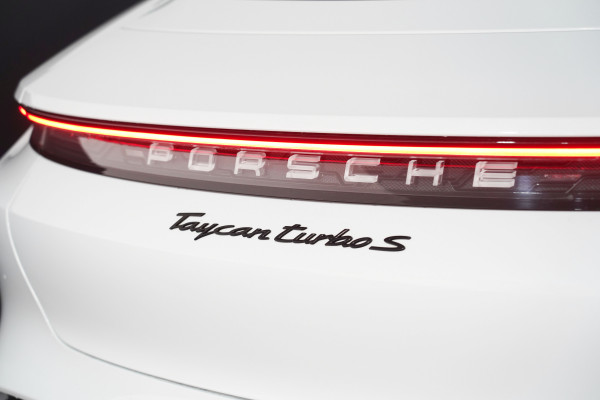2020 Porsche Taycan Turbo S Coupe Image 21