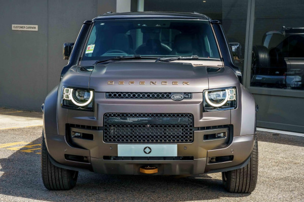 2025 MY25.5 Land Rover Defender L663 110 P635 OCTA SUV image 3