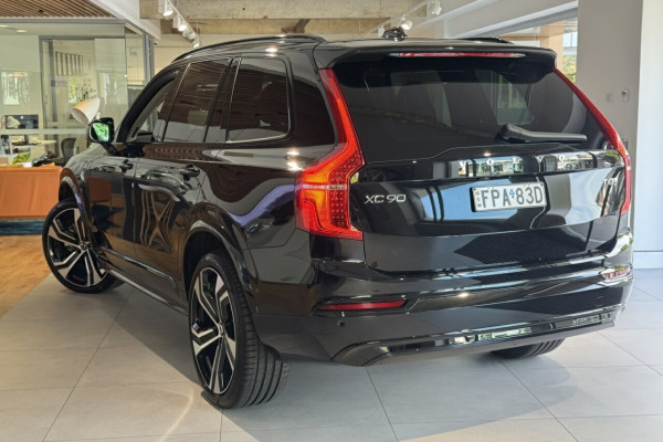 2024 MY25 Volvo XC90 L Series Ultra T8 Plug-In Hybrid SUV Image 3