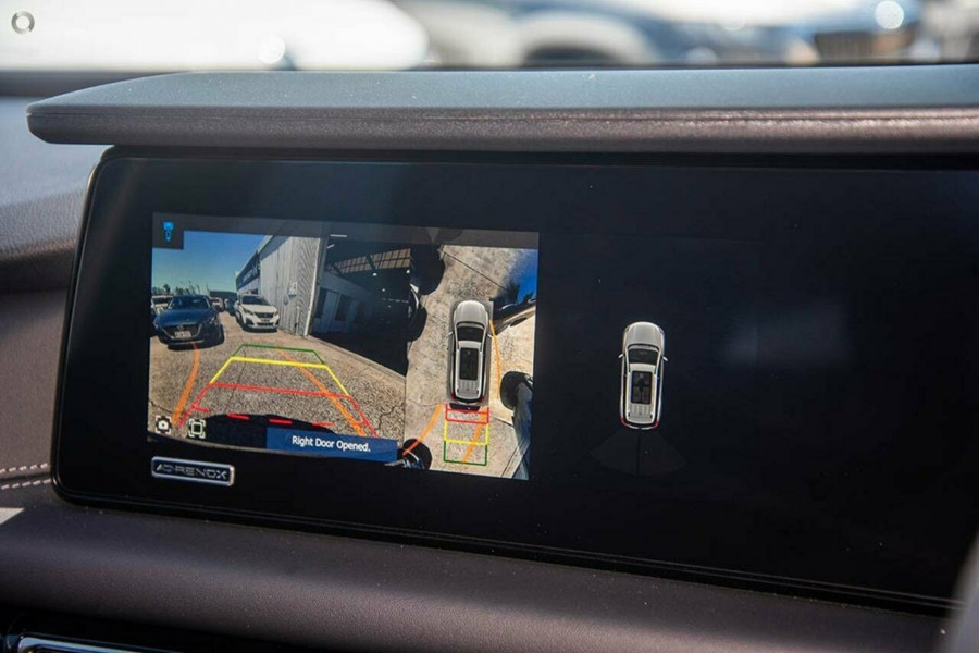 2024 Mahindra XUV700  AX7L SUV Image 14