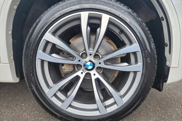 2016 BMW X5 F15 sDrive25d SUV Image 9