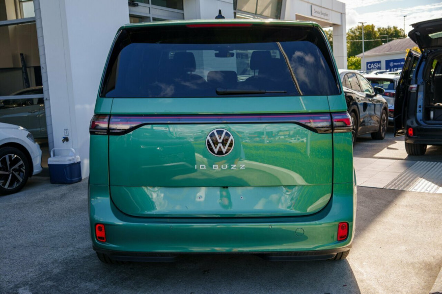 2025 Volkswagen ID. Buzz EB Pro BEV560 People Mover Image 3