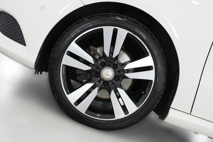 2014 Mercedes-Benz A Class W176 A200 Hatchback Image 17