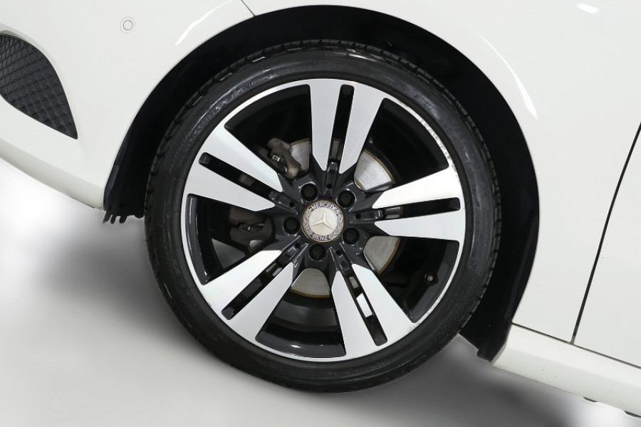 2014 Mercedes-Benz A Class W176 A200 Hatchback Image 17