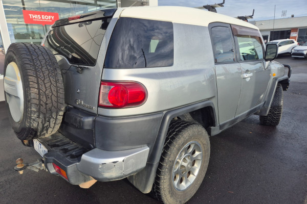 2012 MY13 Toyota FJ Cruiser GSJ15R  SUV Image 12