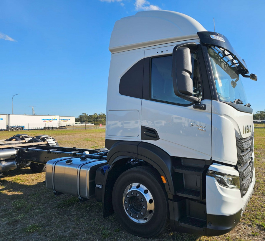 2025 Iveco S-way AXLE RIGIDS Cab Chassis Image 22