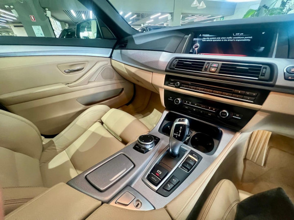 2015 BMW 5 Series F10 LCI 520i M Sport Sedan image 14