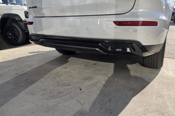 2026 Mitsubishi Outlander ZM Black Edition SUV Image 10
