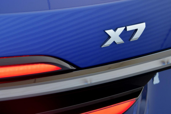 2025 BMW X7 G07 LCI M60i SUV