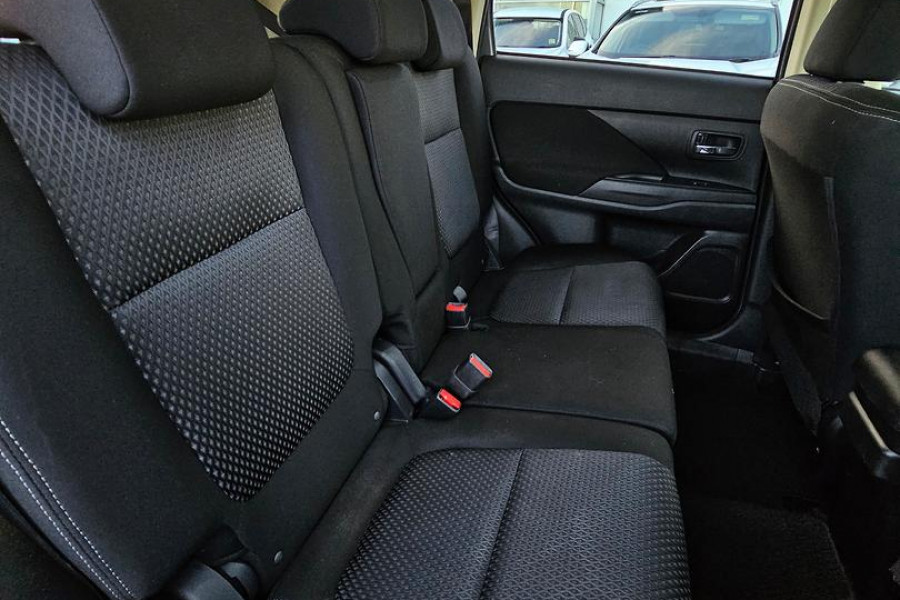 2017 Mitsubishi Outlander ZK LS SUV Image 11