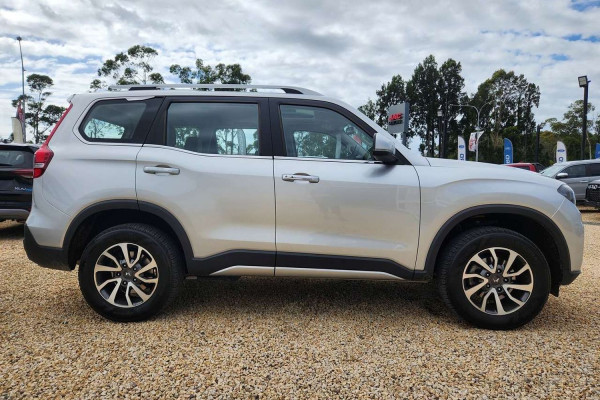 2023 Mahindra Scorpio  Z8 SUV Image 8