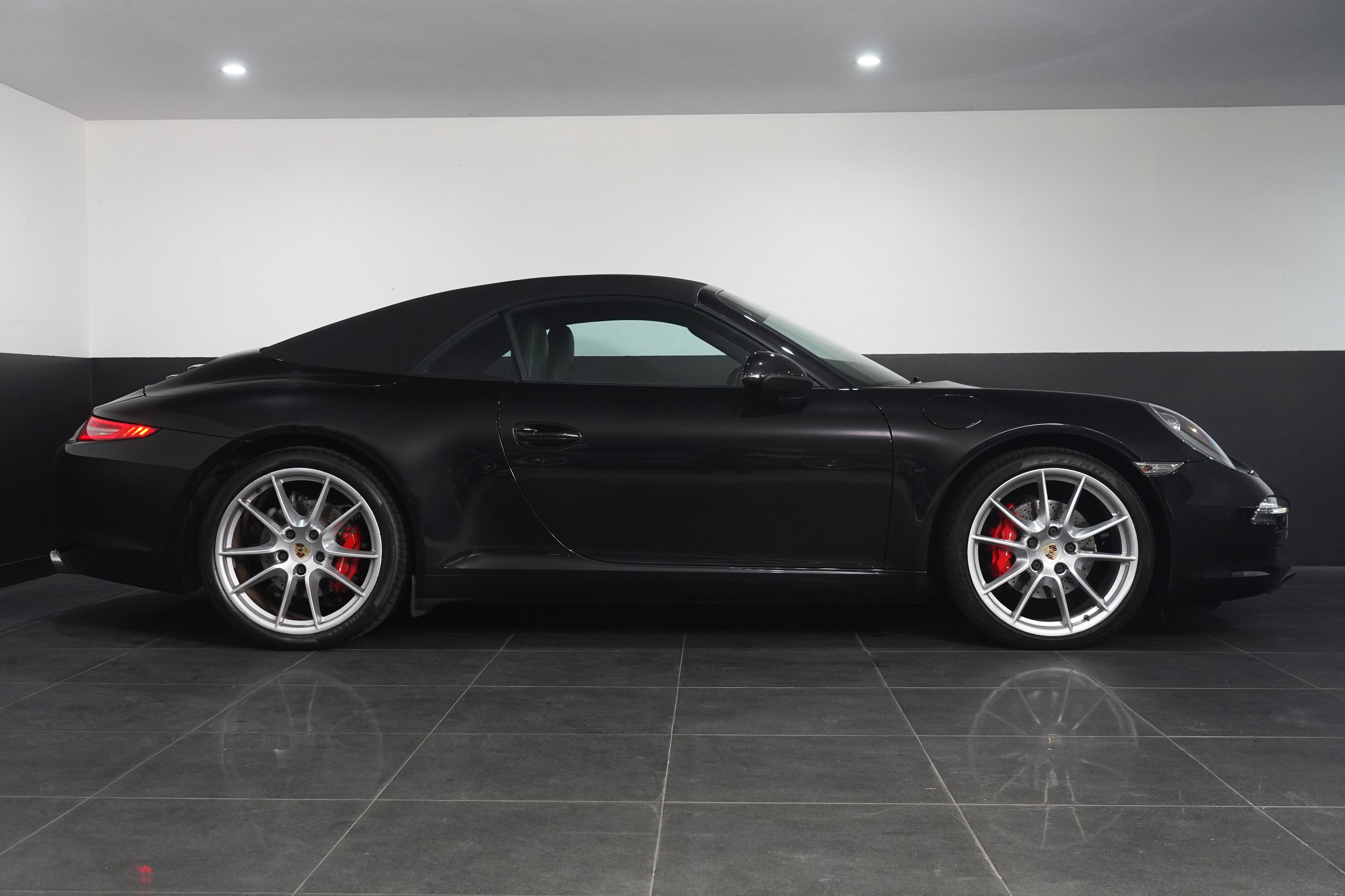 2013 Porsche 911 991 Carrera Convertible Image 18