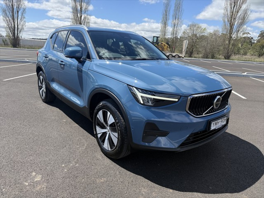 2023 Volvo XC40 XZ Plus B4 SUV Image 2