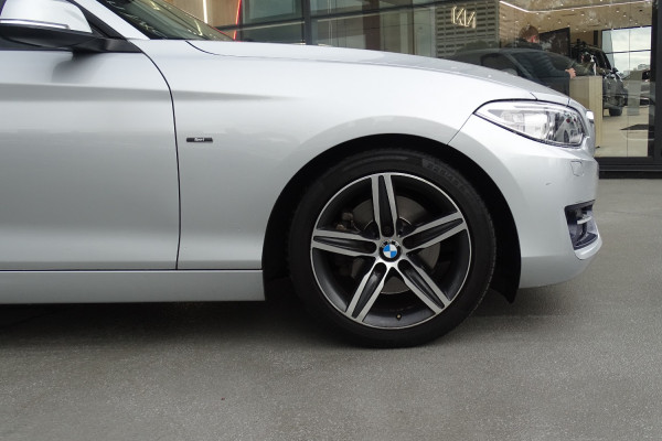 2014 BMW 2 Series F22 220i Sport Line Coupe Image 5