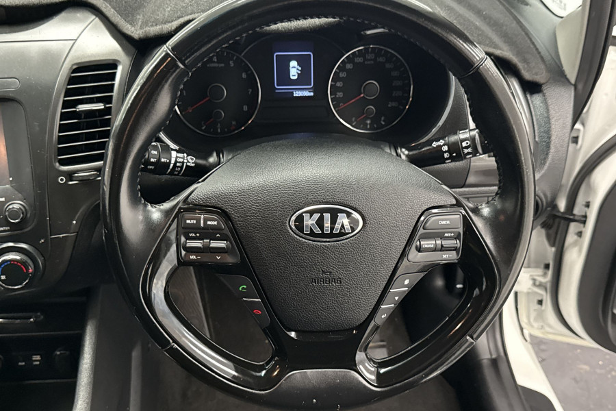 2016 MY17 Kia Cerato YD Sport Hatch Image 18