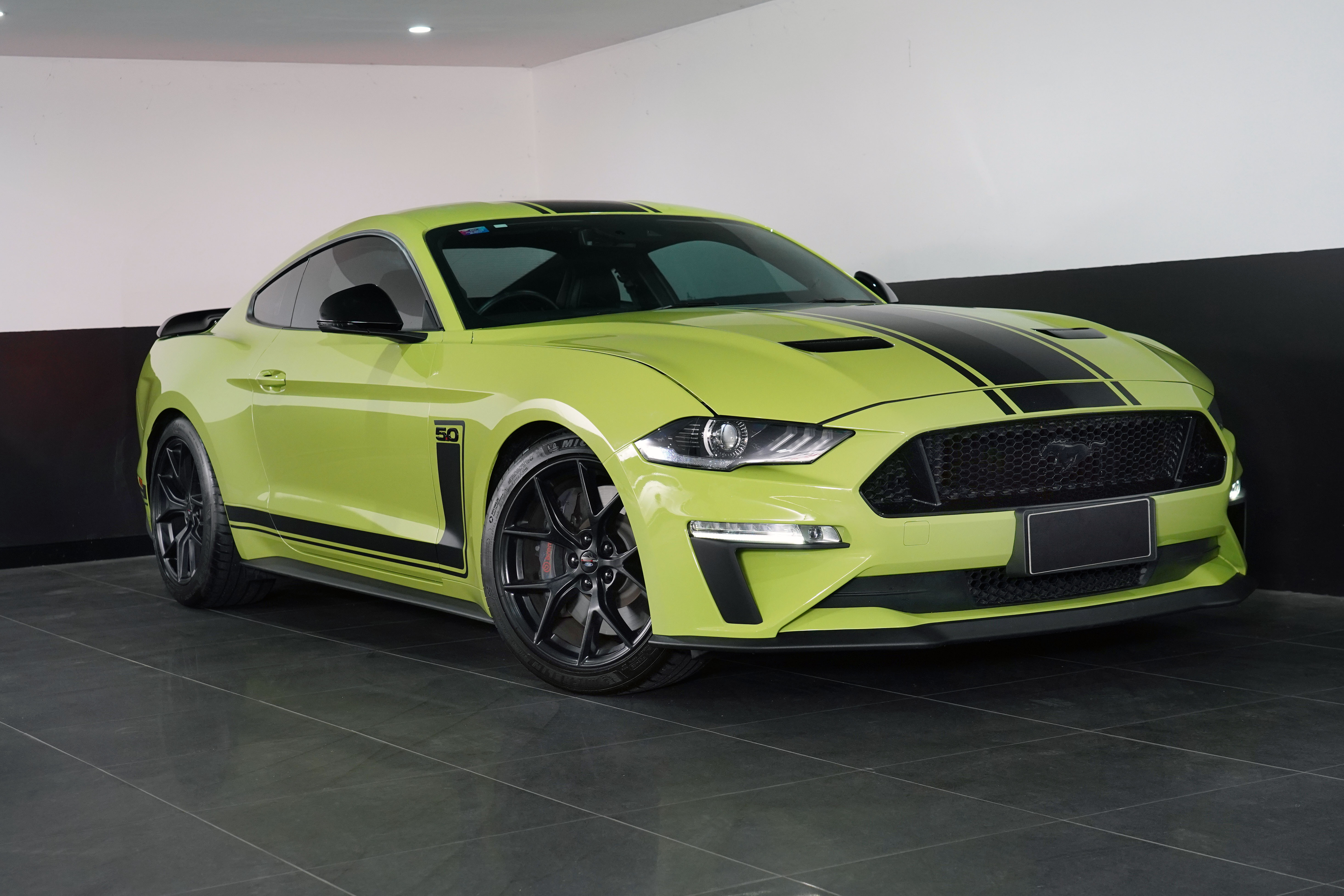 2020 Ford Mustang R-Spec Coupe Image 8