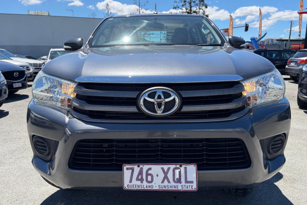 2017 Toyota HiLux  SR Double Cab Pick Up Image 3