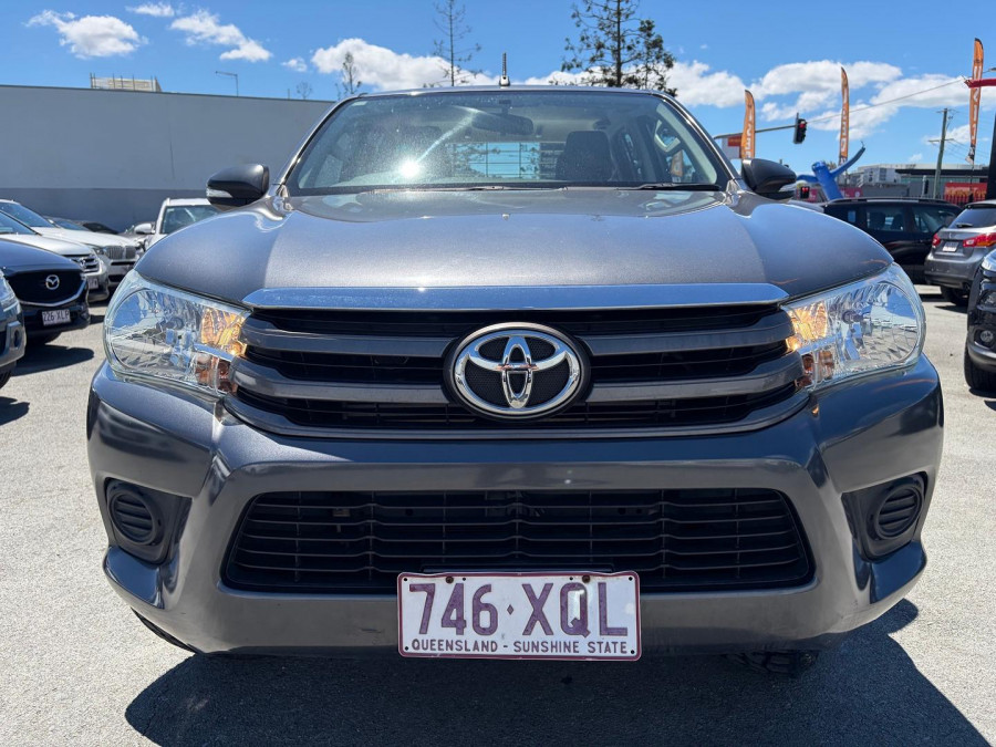 2017 Toyota HiLux  SR Double Cab Pick Up Image 3