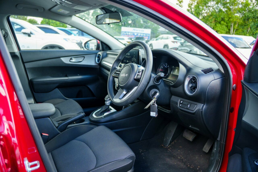 2024 Kia Cerato BD S Hatch Image 15