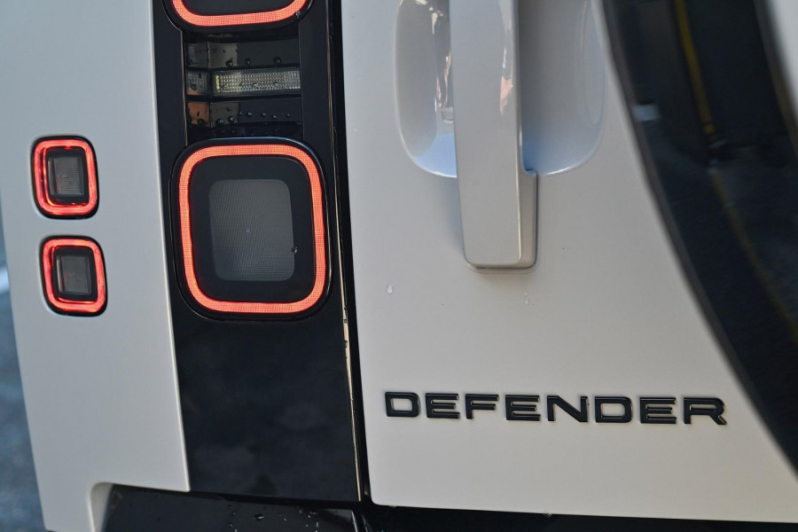 2026 Land Rover Defender L663 110 P425 X-Dynamic SE SUV