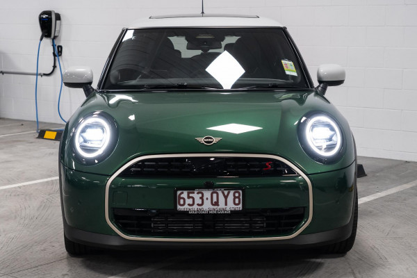 2026 MINI Cooper F66 S Favoured Hatch image 3