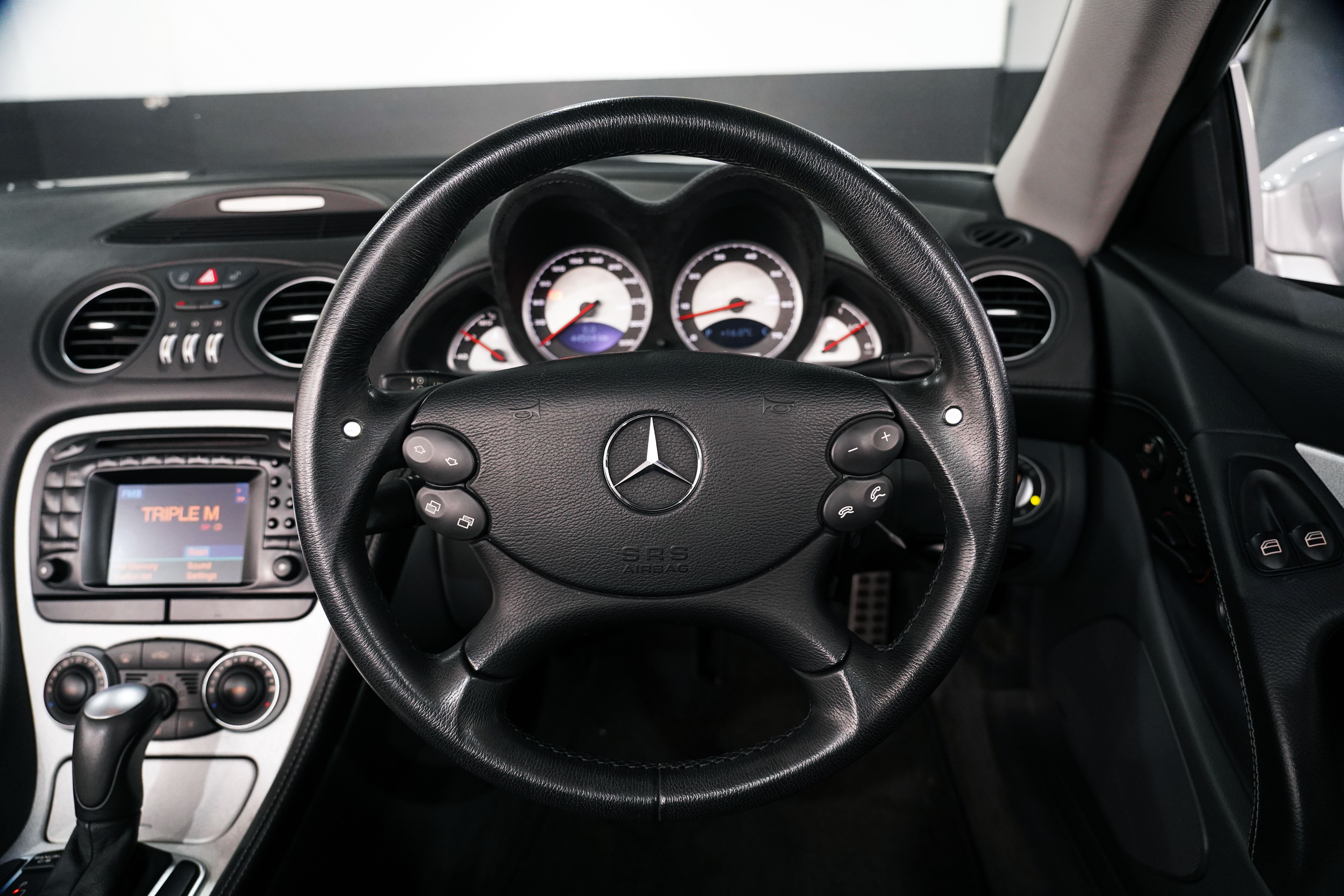 2003 Mercedes-Benz SL 55 AMG Convertible Image 25