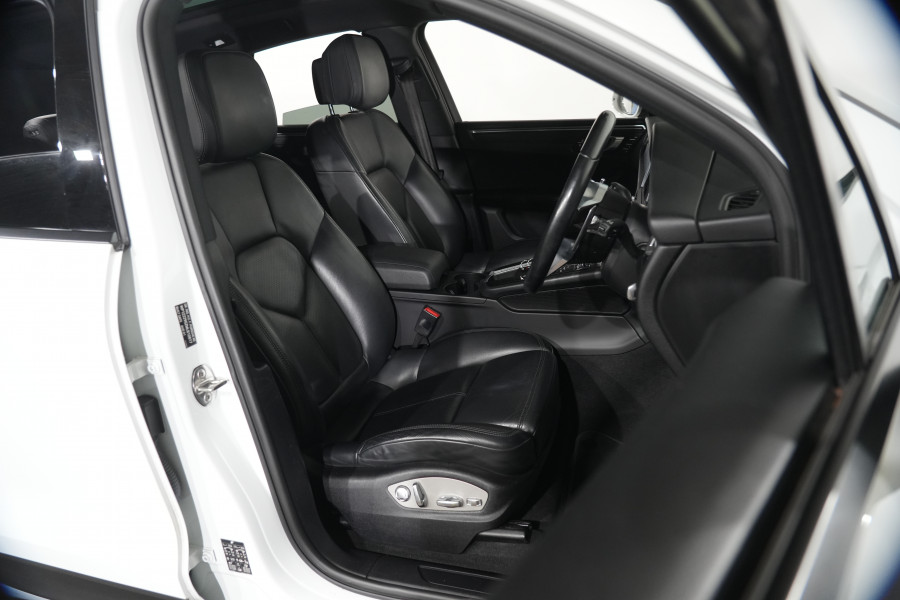 2021 Porsche Macan SUV Image 28
